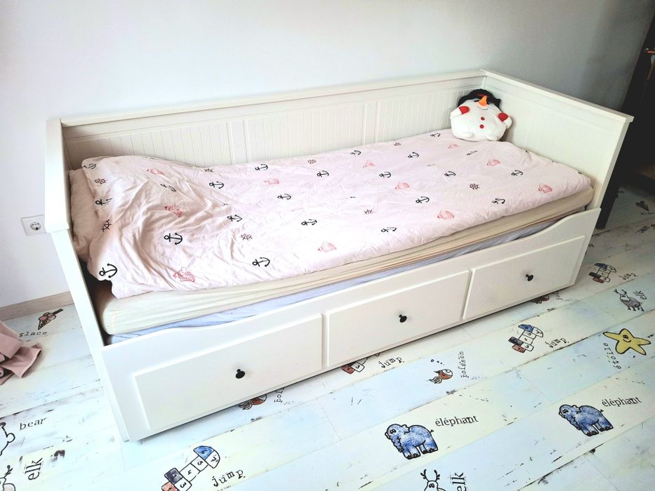 Divan Ikea Hemnes