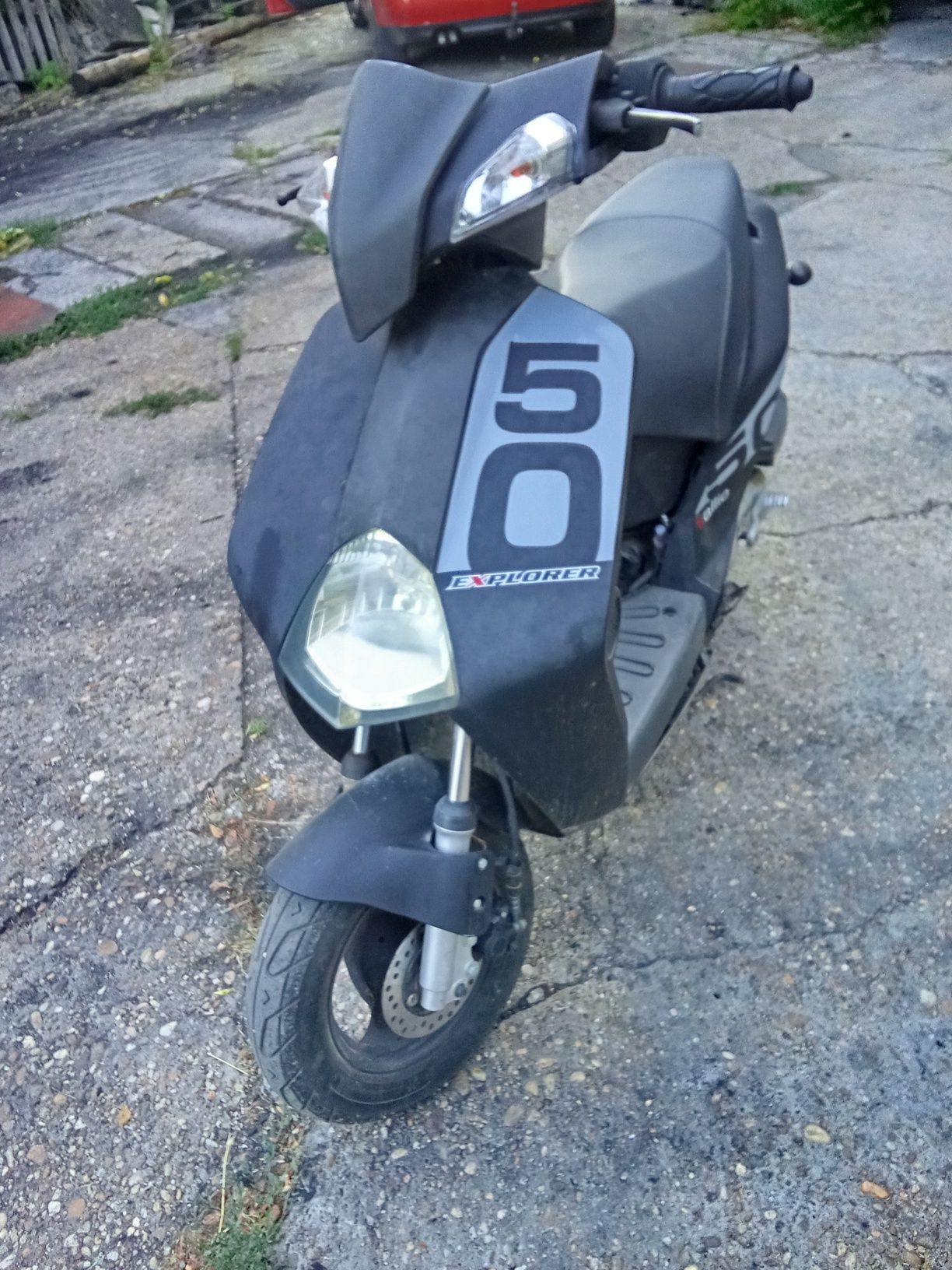 Продавам 50 кубика скутер