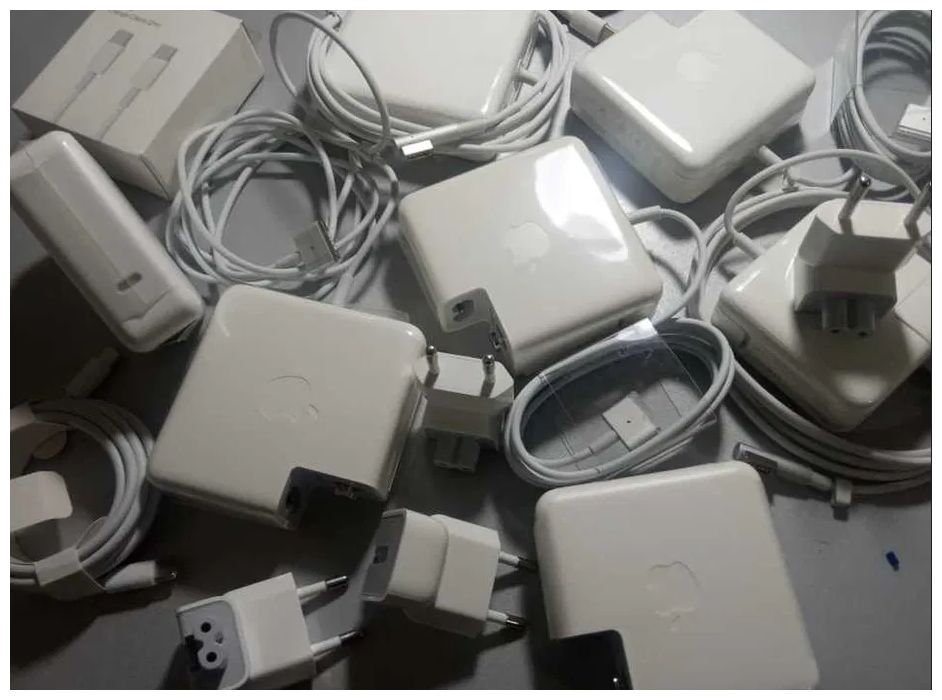 для макбука - ( Зарядка, блок питания ) - .