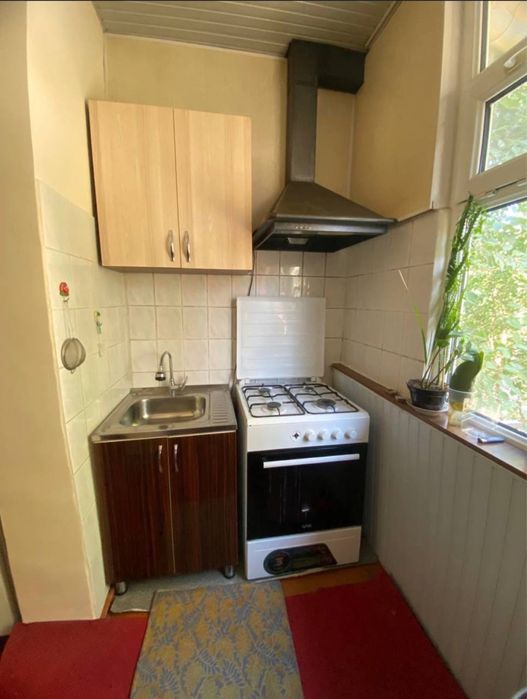 Yunusobod 7-kvartal 2 xonali uy srochna sotiladi