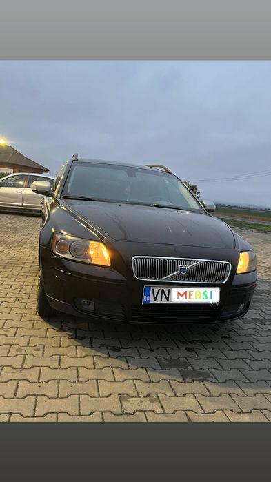Volvo v50         .