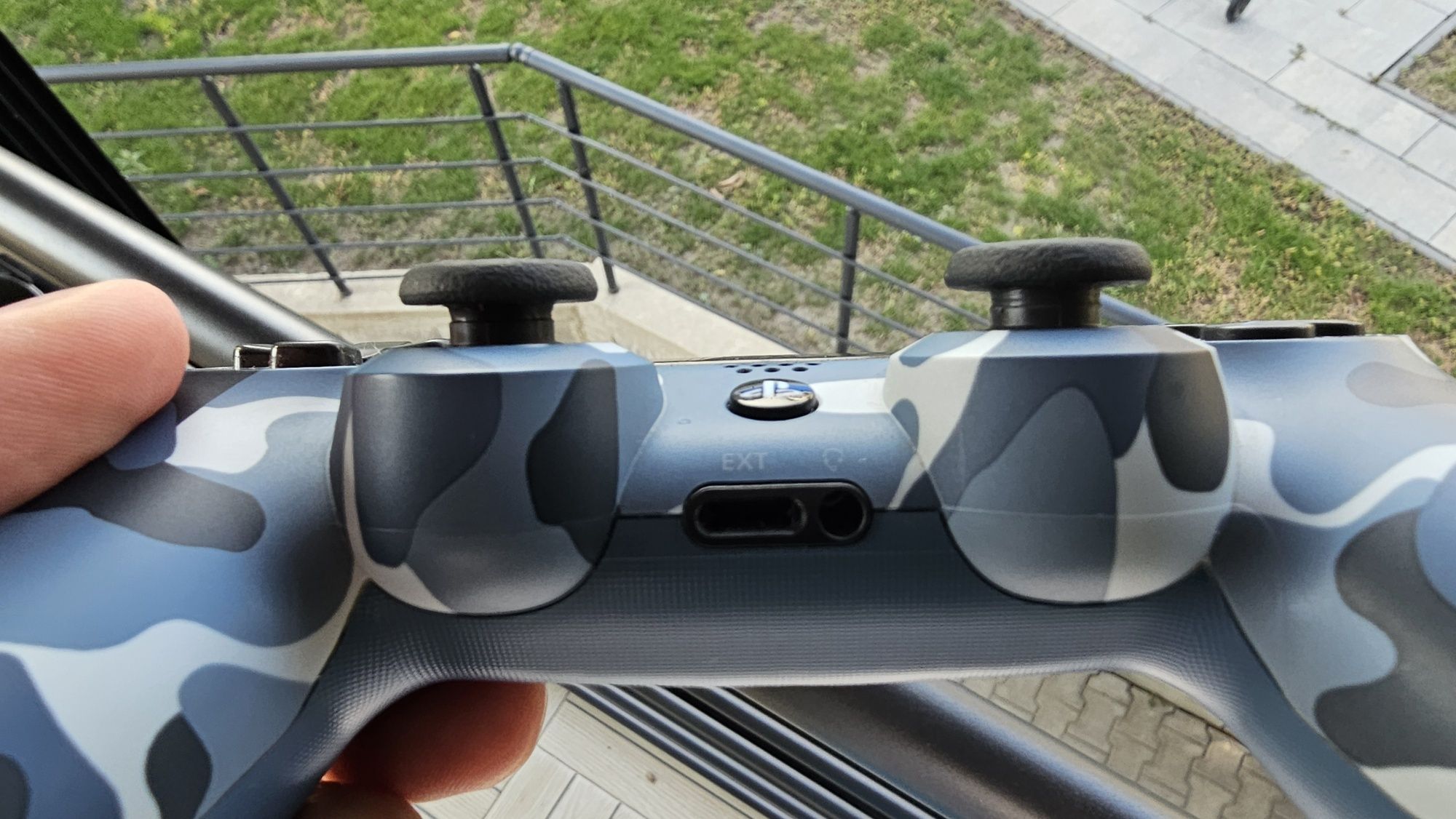 Dualsense Black и Dualshock 4 Blue Camouflage за PS5 и PS4