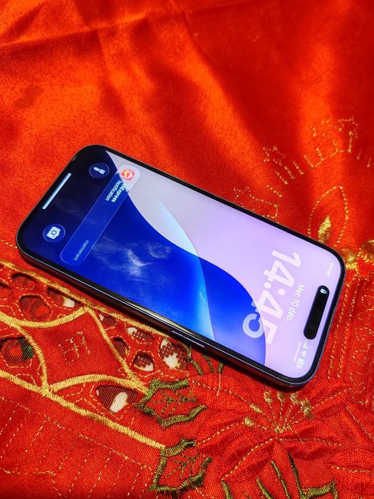 Iphone 16 très bon état