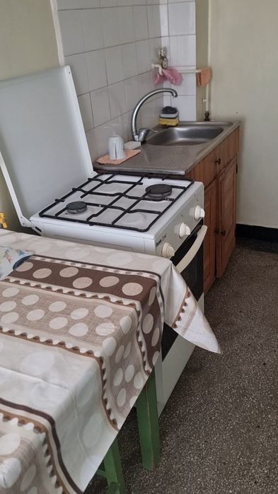 Închiriez apartament cu doua camere în Ineu