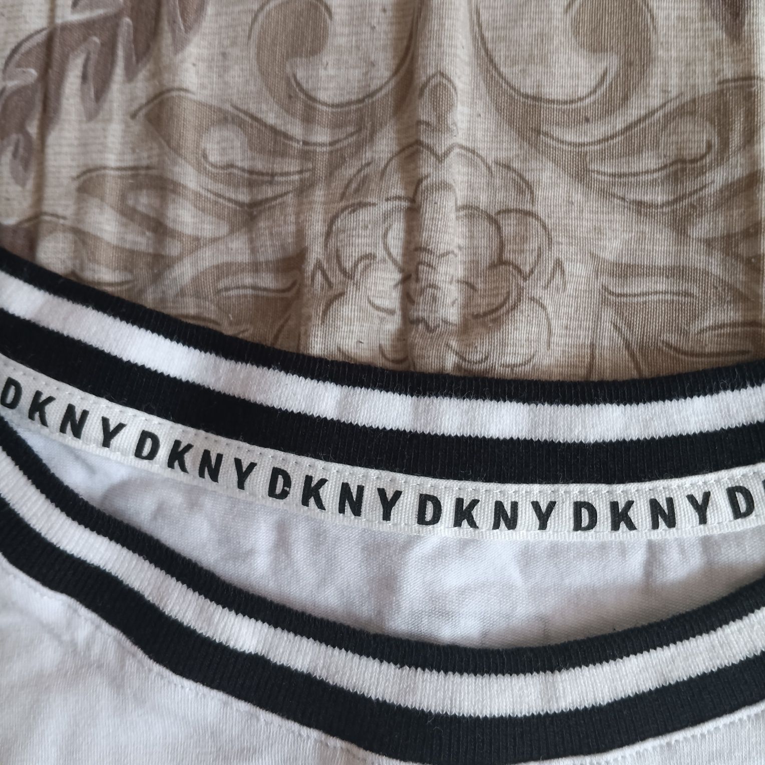 Дамска тениска DKNY нова М размер
