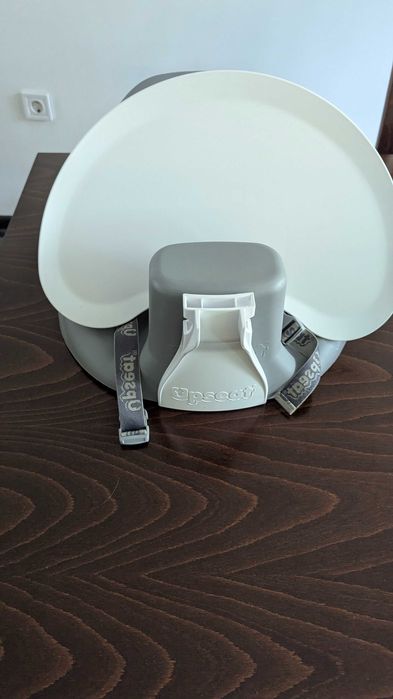 Upseat столче за хранене