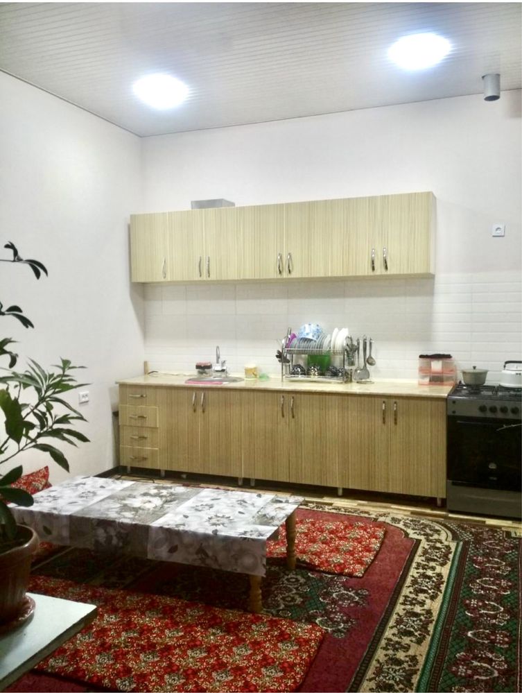 Yengi qurilgan xovli sotiladi.Atp maxallasi da 3 sotix 5 ta xona