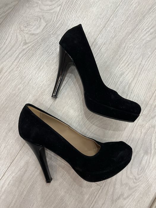 Дамски велурени обувки на ток 36 номер