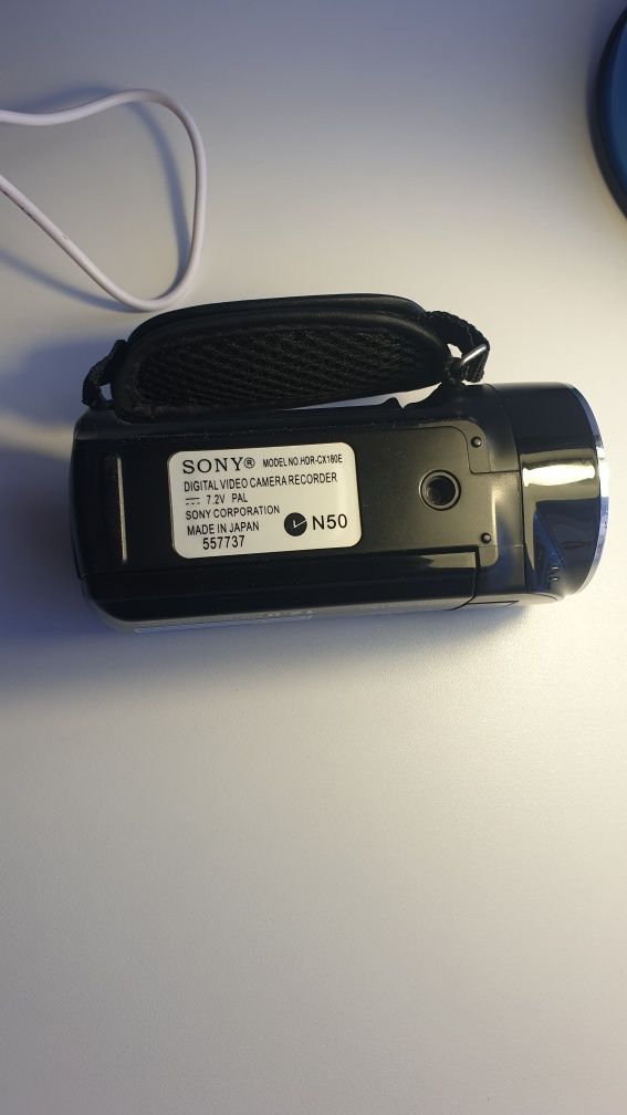 Срочно продаю видеокамера SONY HDR-CX180