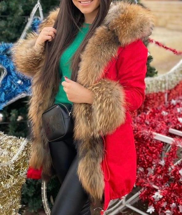 Яка червена парка – стилна, топла и удобна