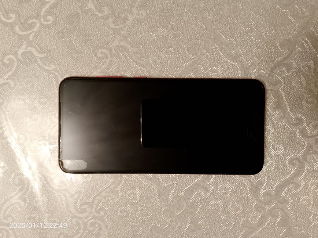 Samsung A11 sotiladi quti yaxshi holatda Qutida 32 GB Narxi kelishilad