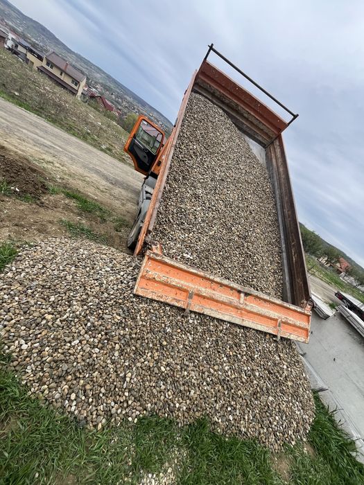 Transport marfa(nisip,piatra,pamant),inchiriez buldoexcavator,camion