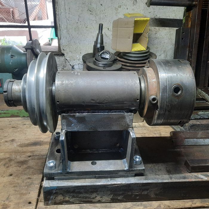 Vând ax pentru strung