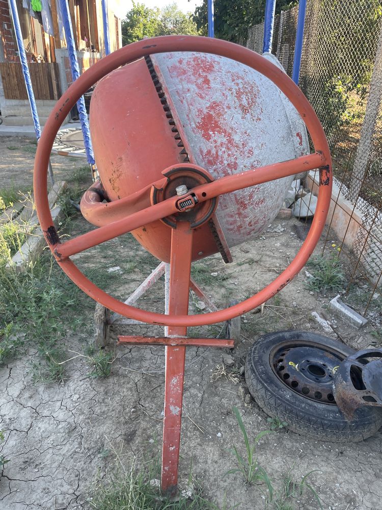 Бетонобъркачка 140л