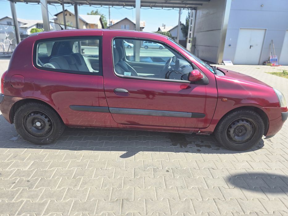 Clio 2, 2005 – 138.000 km, perfect pentru oraș