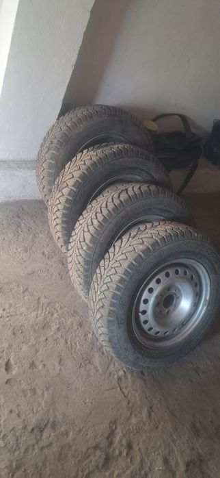 Продам шины с дисками на 13