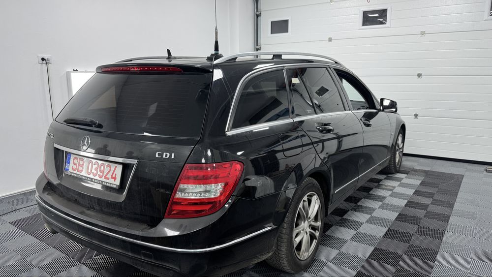 Folii auto omologate rar geamuri fumurii folii negre fara demontare