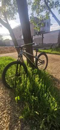 Schimb cu full suspension sau 4000, Dirt jumper, ns decade