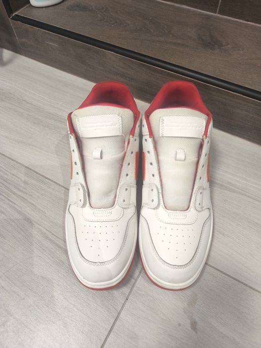 Off White Model Out Of Office Red White