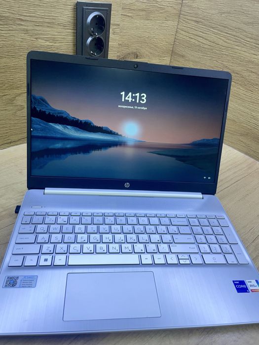 HP 15s (i5-1235U / 8GB / 512GB SSD / Full HD)