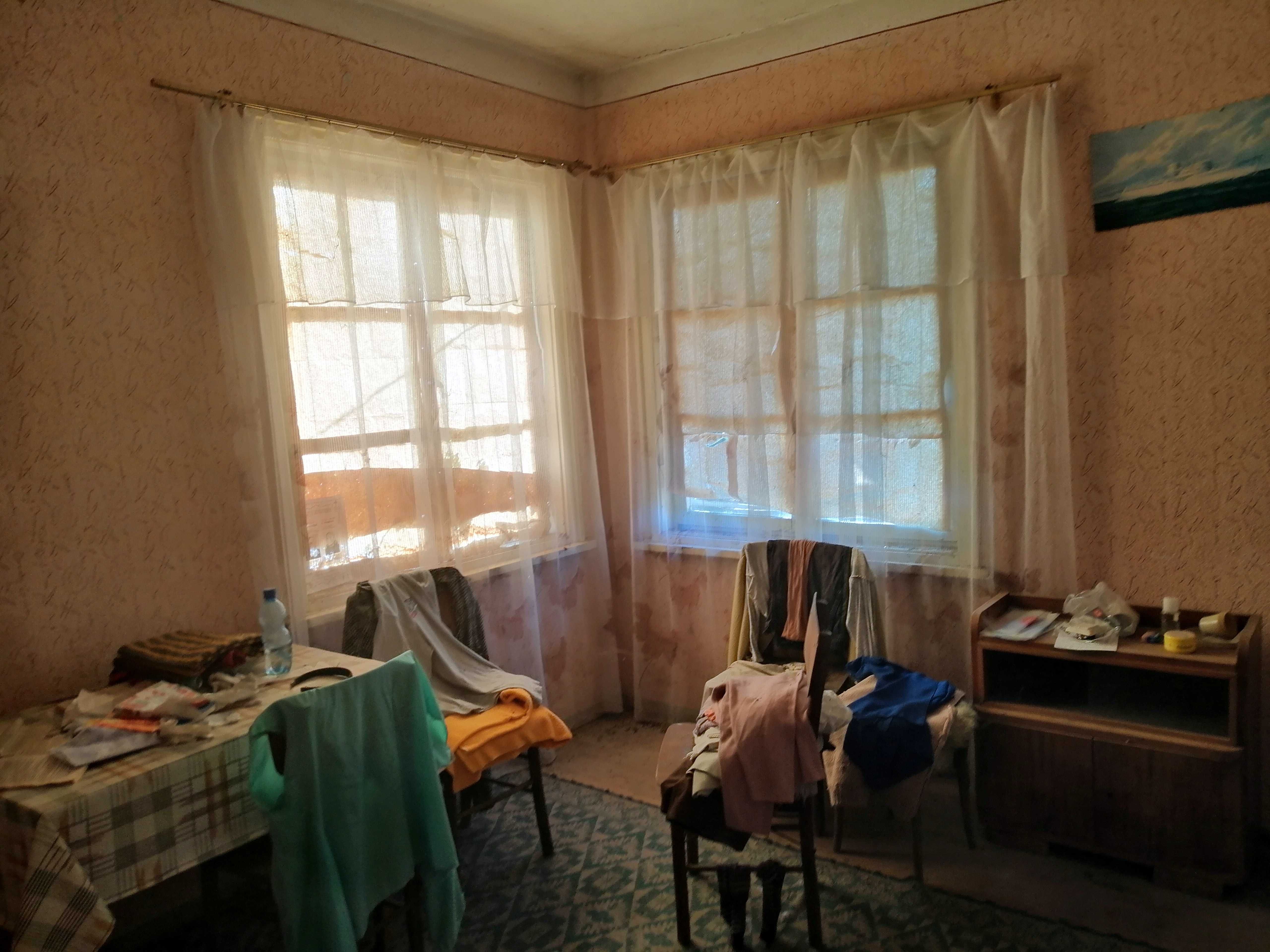 Самостоятелна къща с двор над 850 м2 в село Говедаре