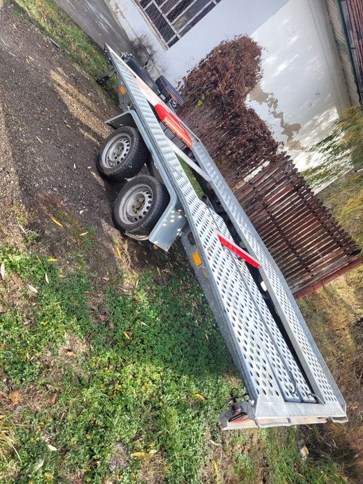 De vânzare platforma