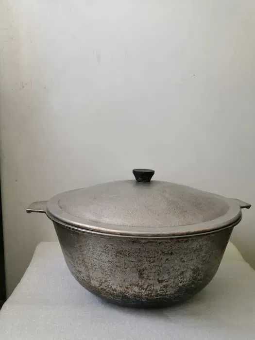 ОТДАМ ДАРОМ казан. Средний, (3л), 24*14*11 см, чугун, советский, бу