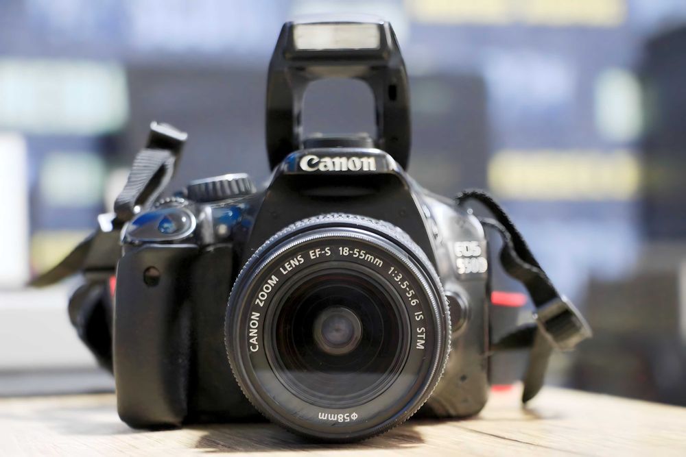 CANON 550 d fotokamera sotiladi