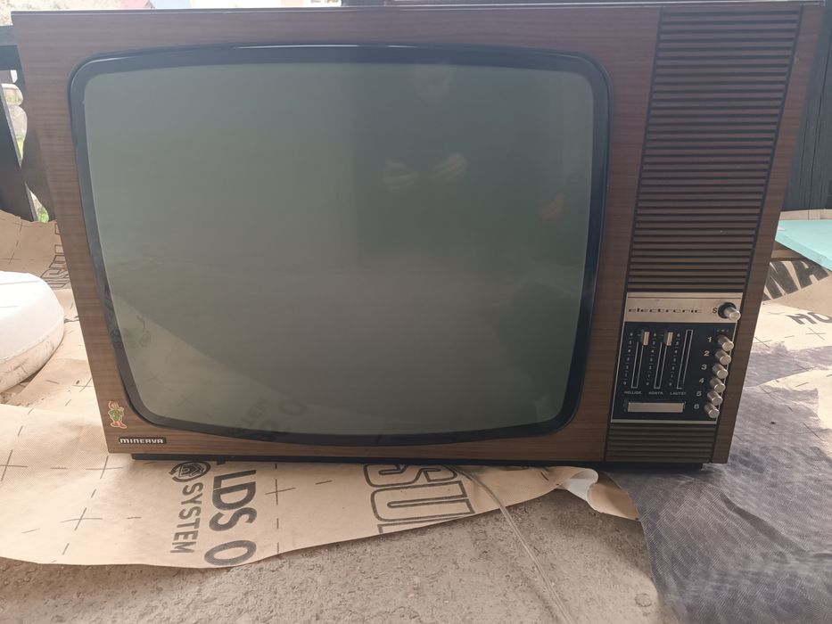 Телевизионен приемник Minerva-Radio