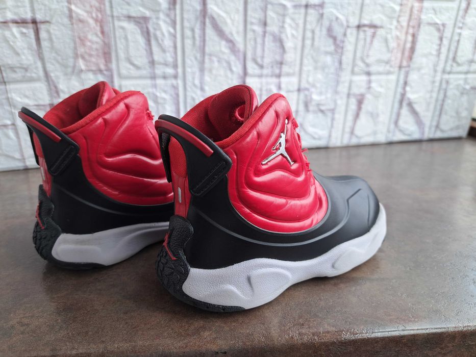 детски ботуши,зимни обувки,боти,апрески,NikeJordan номер26 за момче