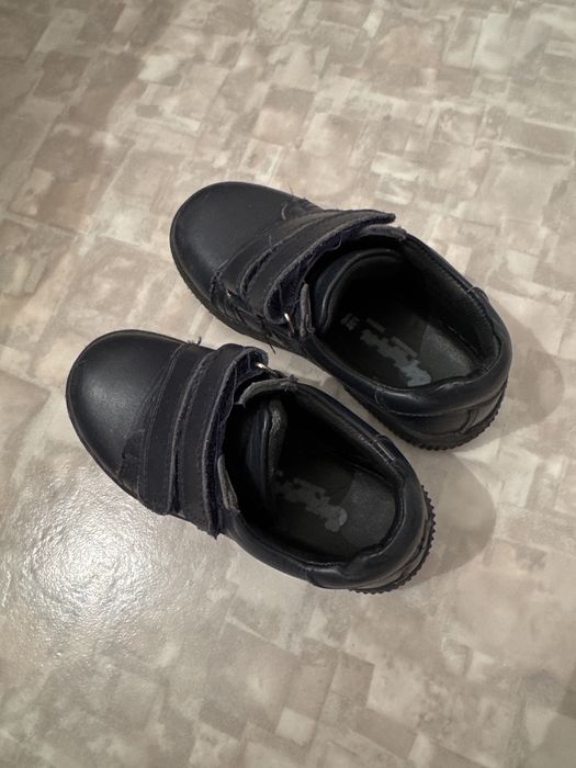 Туфли для школы, кожанные и удобные.