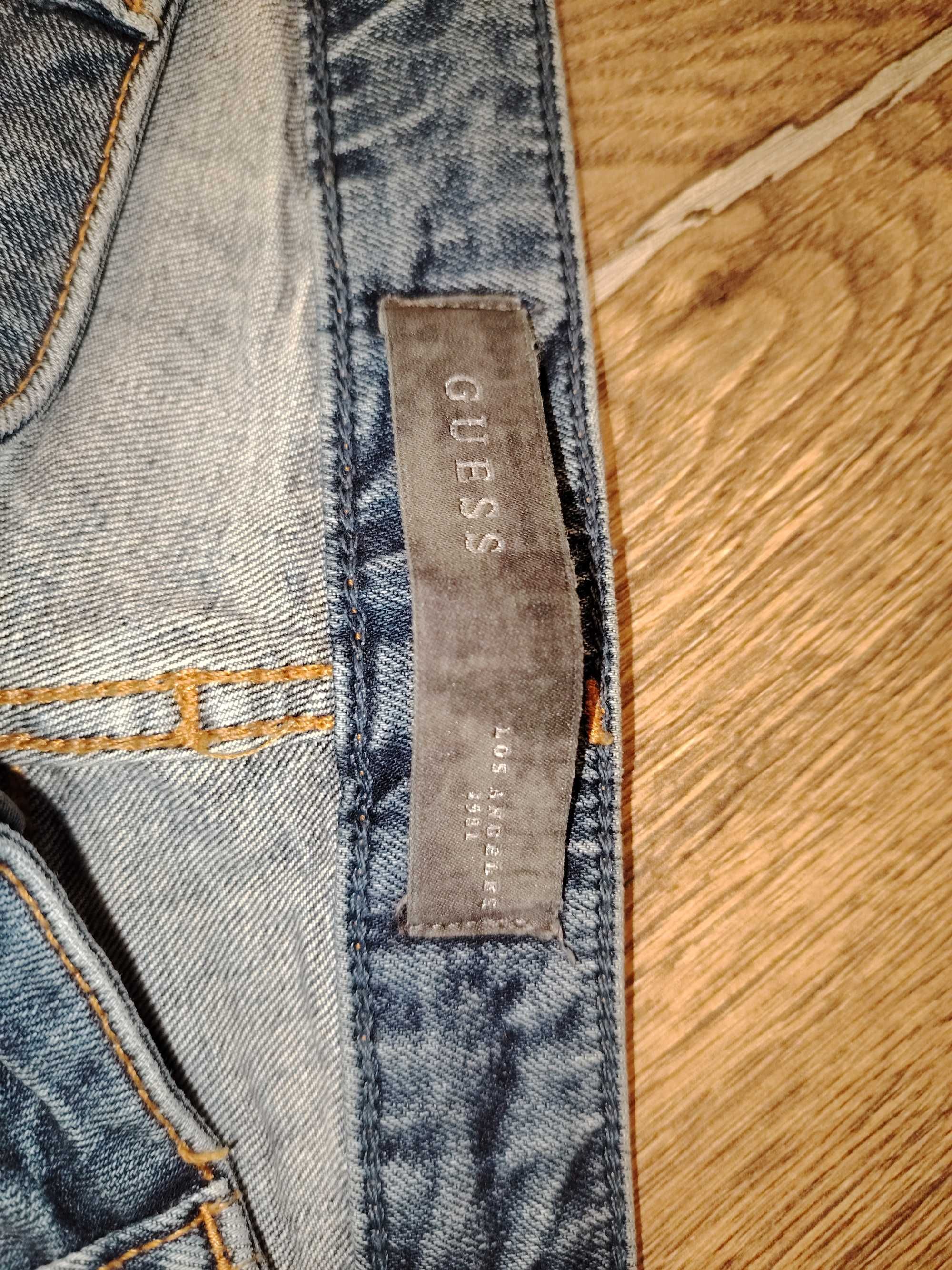 Ефектни дънки Guess