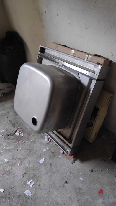 Нова Професионална Мивка неръждавейка, 70х80см, с крака