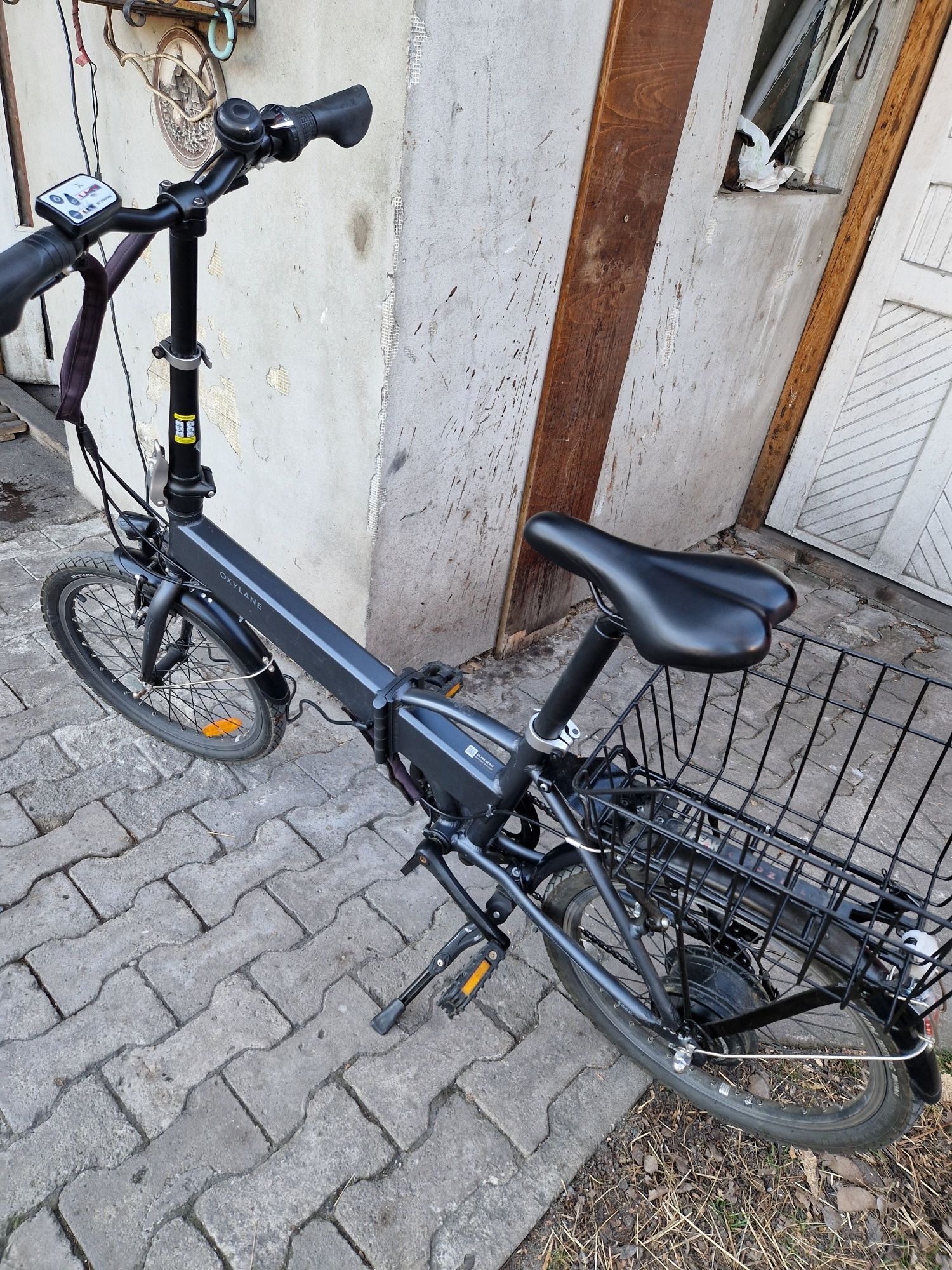 Bicicletă semi electrică