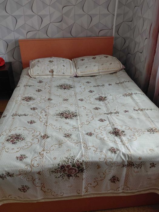 Покрывало на 2-х спальную кровать, 2 наволочки