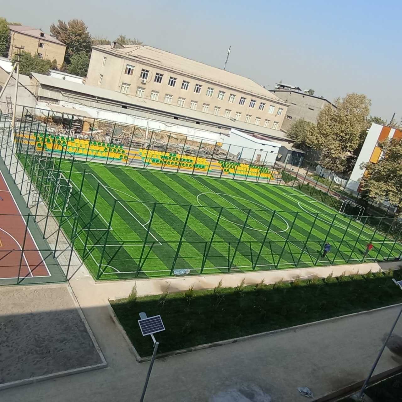 Mini stadion. Va baskedbol maydon