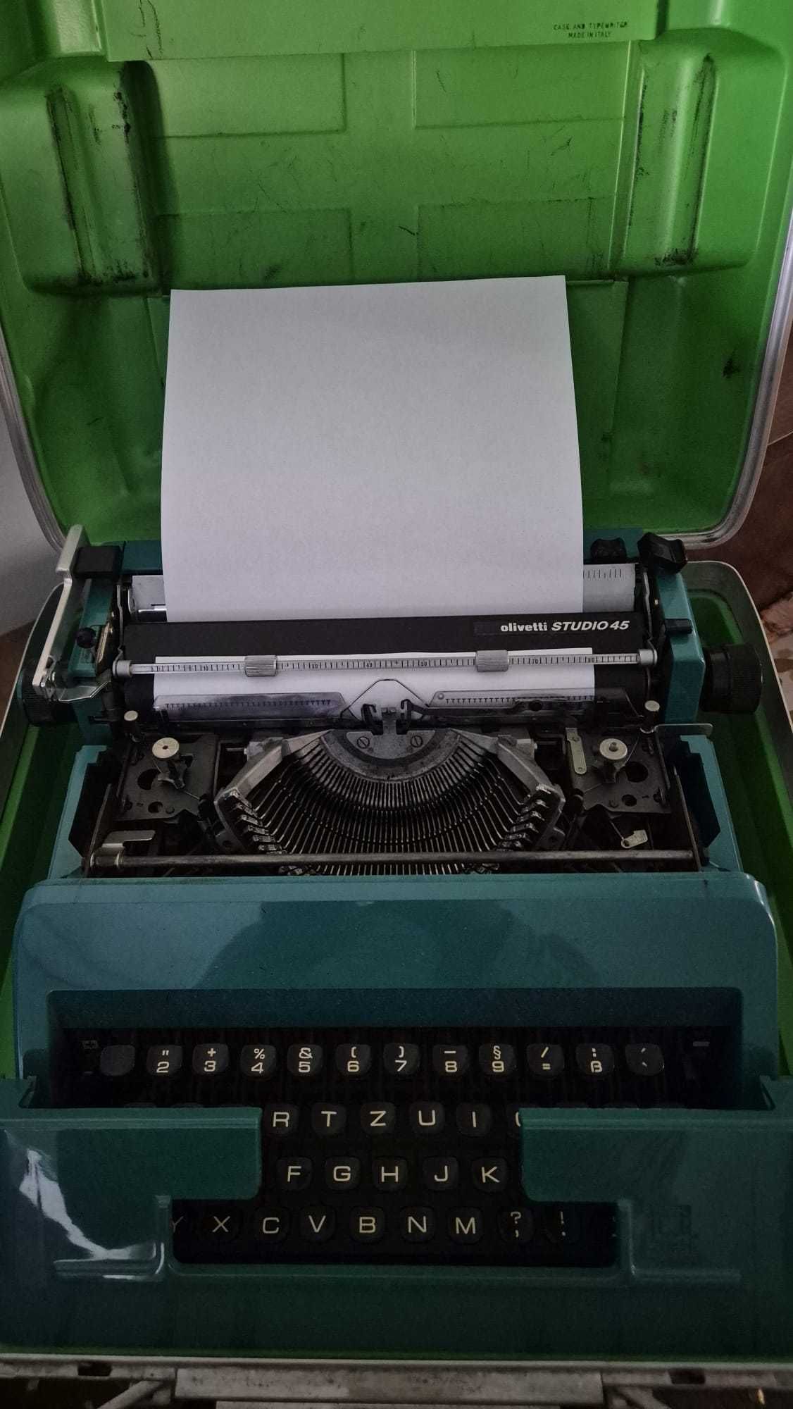 Masina de scris Olivetti