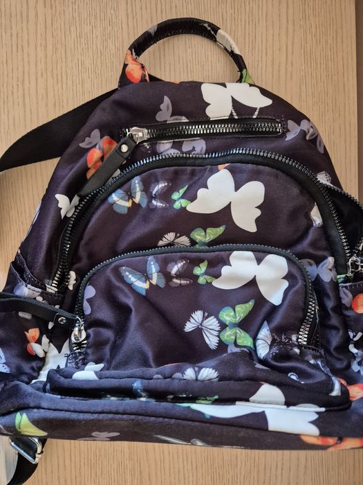 Разпродажба на чанти и торбички