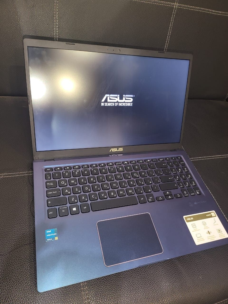 Продам современный офисный ноутбук Asus