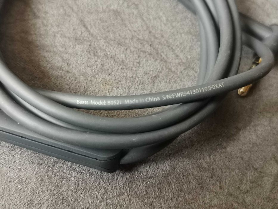 Beats cablu Jack cu microfon pe fir ca nou fuctional