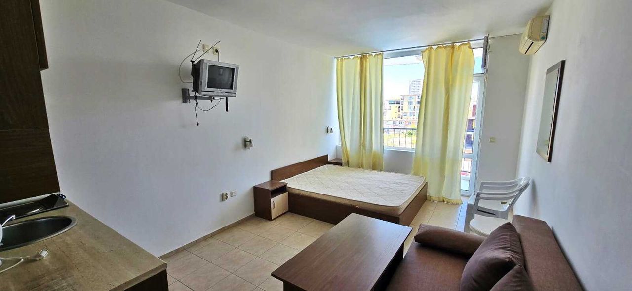 Продава се Едностаен апартамент в к.к. Слънчев бряг - 36 кв.м за 1084 €/кв.м - Снимка #1