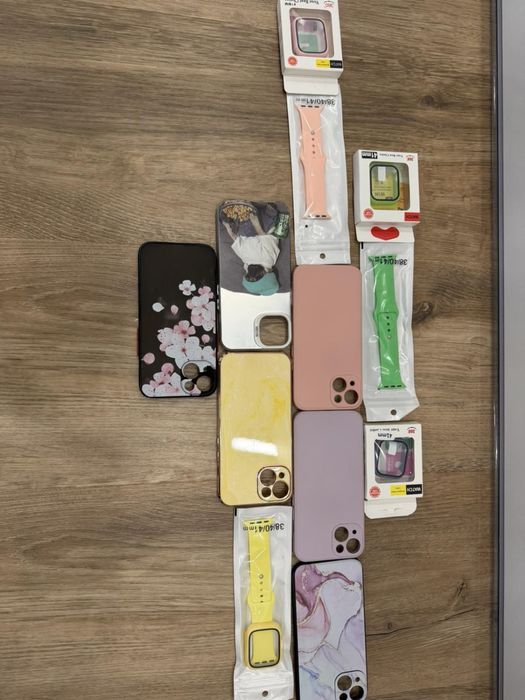 Продавам кейсове за Iphone 13