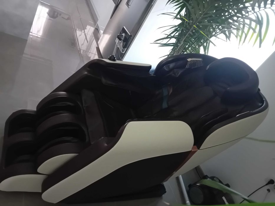 Scaun masaj utilizat foarte putin