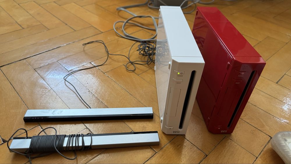 Ca noi: 2 console NINTENDO Wii