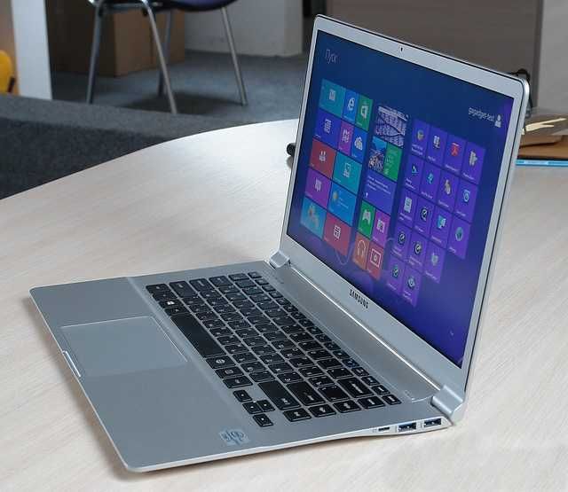 Ультрабук Samsung Series 9 np900x4d