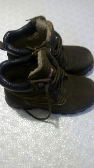 Продам зимние ботинки