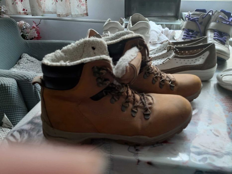 Всички обувки 39 номер по 5лв Бели кариока 37н 8лв