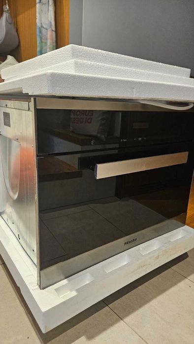 Фурна за вграждане за готвене на пара Miele DG 6200