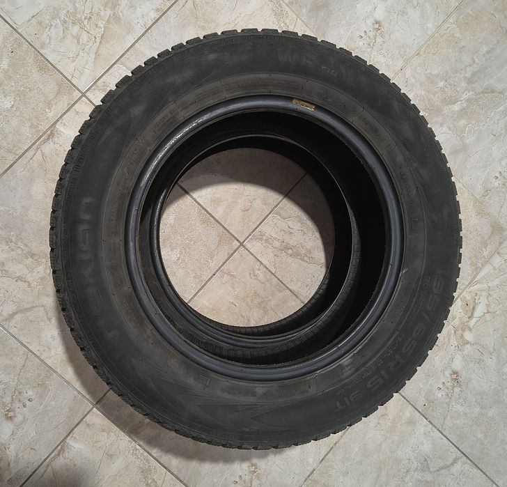 2 anvelope de iarna 195 65 r15 Nokian