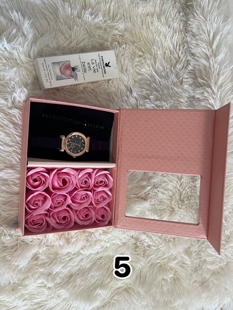 Set dama (cutie trandafiri+ceas+brățară +parfum)